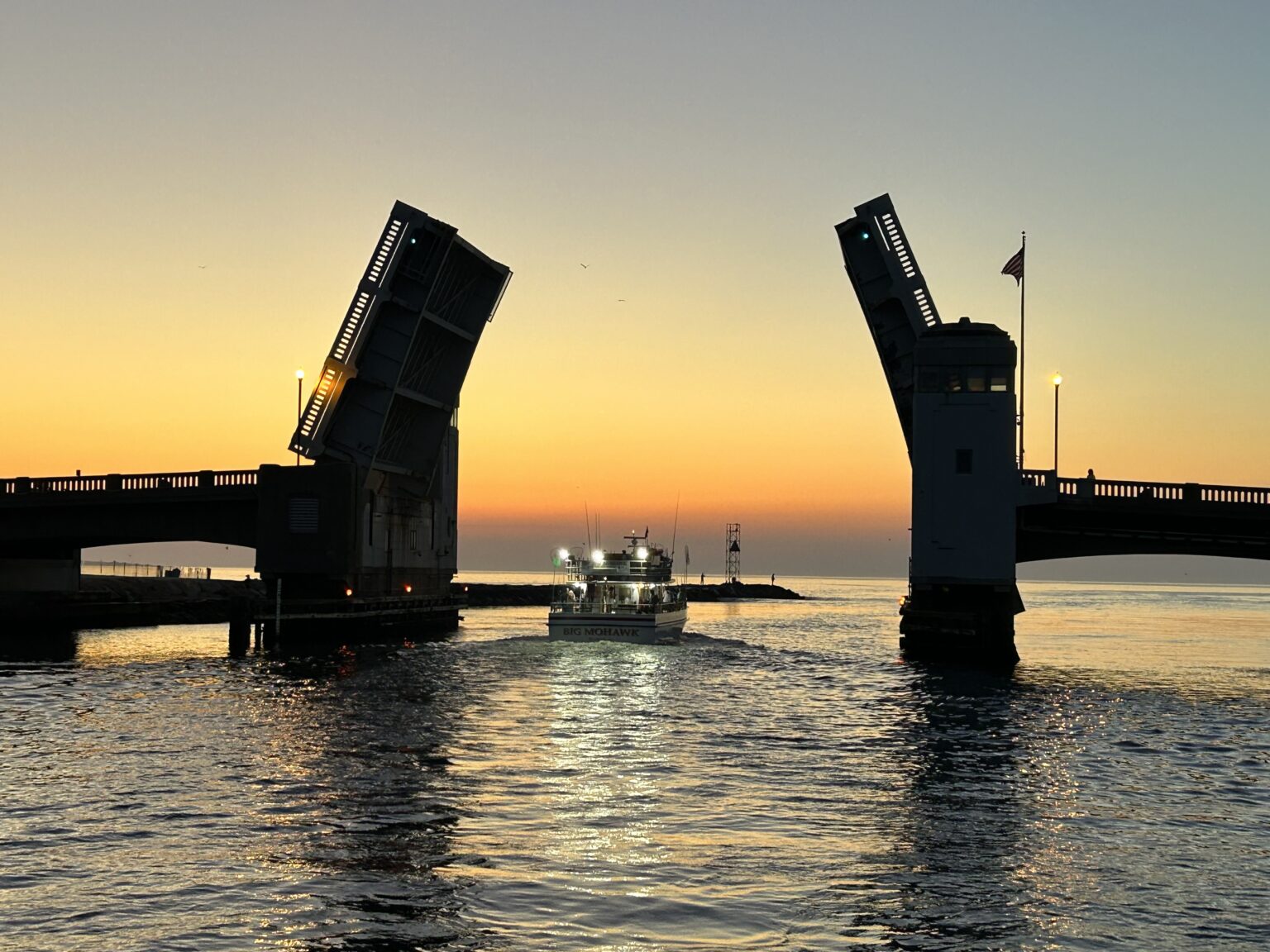 Big Mohawk Sunset Cruise - Unforgettable Journey 